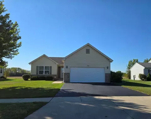 1104 Monroe Ave, Mchenry, IL 60050