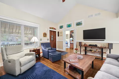 9743 S Hamilton Ave, Chicago, IL 60643 photo 8