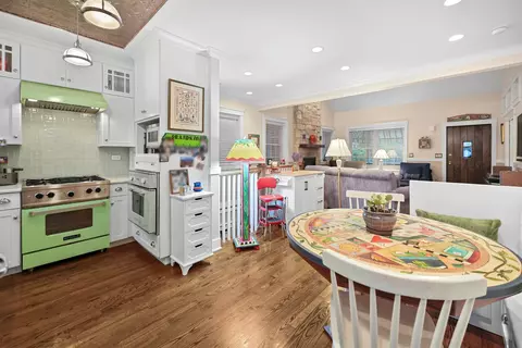 9743 S Hamilton Ave, Chicago, IL 60643 photo 13