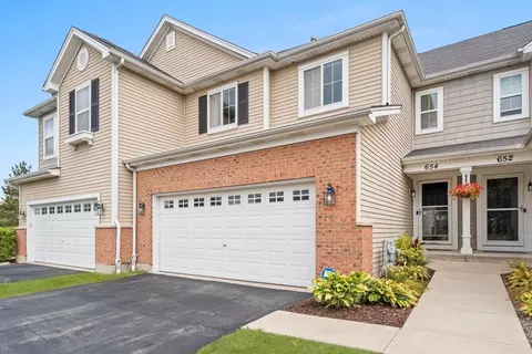 654 Grand Canyon Cir #177, Crystal Lake, IL 60014