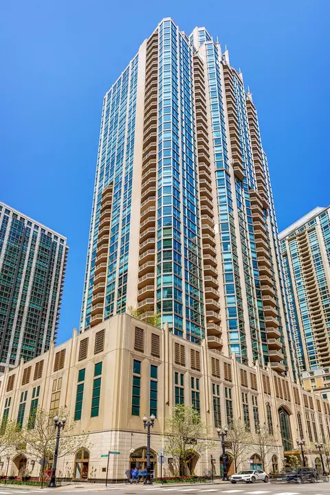 21 E Huron St #1507, Chicago, IL 60611