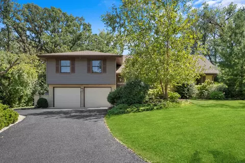 10 S079 Leonard Dr, Willowbrook, IL 60527 photo 1