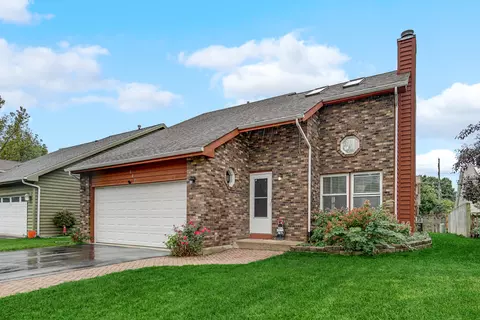 807 Summit Ave, Wauconda, IL 60084