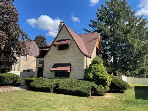 618 Cornelia St, Joliet, IL 60435 photo 2