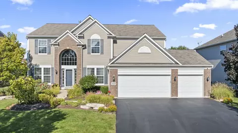 3522 Langston Ln, Carpentersville, IL 60110