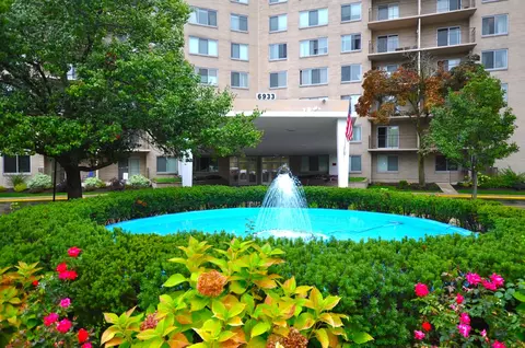 6933 N Kedzie Ave #706, Chicago, IL 60645