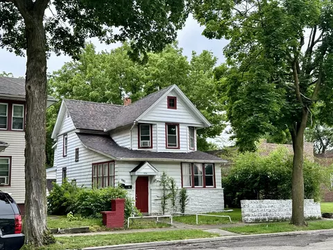376 S Harrison Ave, Kankakee, IL 60901