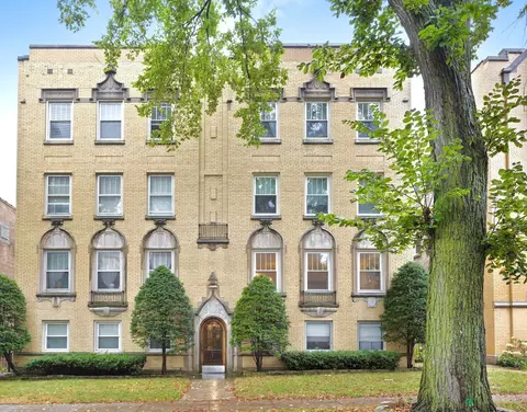 814 Dobson St #1W, Evanston, IL 60202