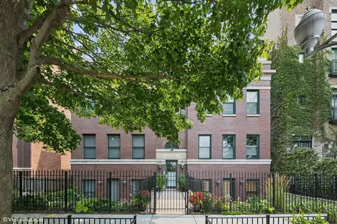 1355 N Mohawk St #PH, Chicago, IL 60610