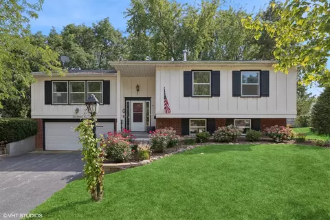 16 Red Haw Ln, Lake Zurich, IL 60047
