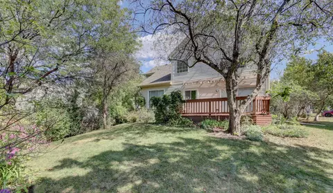 Exterior - 1380 Beacon Ln, Bartlett, IL 60103 photo 5 of 9