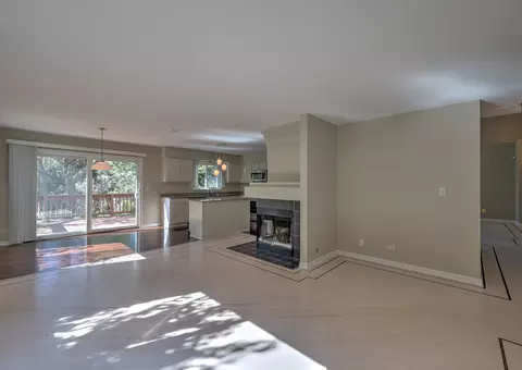 Living - 1380 Beacon Ln, Bartlett, IL 60103 photo 6 of 7