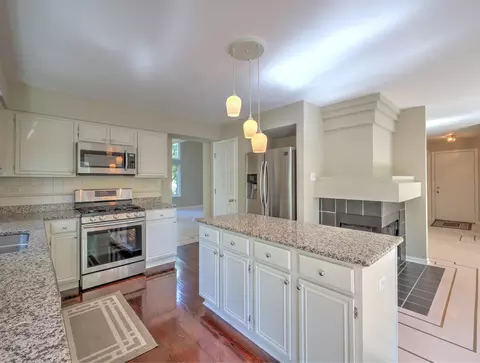 Kitchen - 1380 Beacon Ln, Bartlett, IL 60103 photo 3 of 3