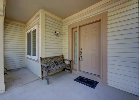 Exterior - 1380 Beacon Ln, Bartlett, IL 60103 photo 7 of 9