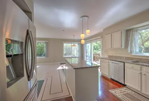 Kitchen - 1380 Beacon Ln, Bartlett, IL 60103 photo 1 of 3