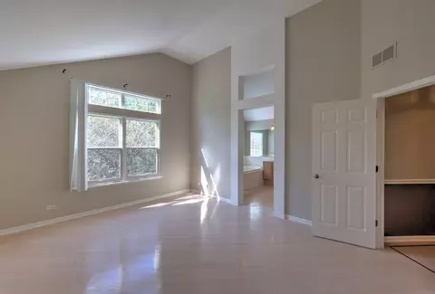 Bedroom - 1380 Beacon Ln, Bartlett, IL 60103 photo 4 of 6