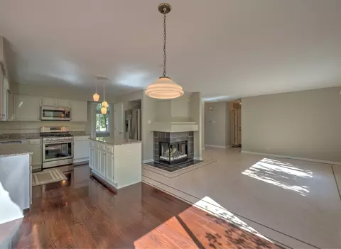 Living - 1380 Beacon Ln, Bartlett, IL 60103 photo 4 of 7