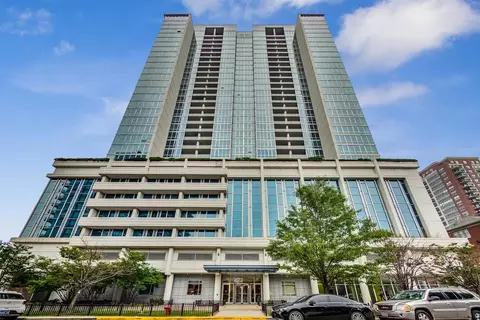 1629 S Prairie Ave #2211, Chicago, IL 60616