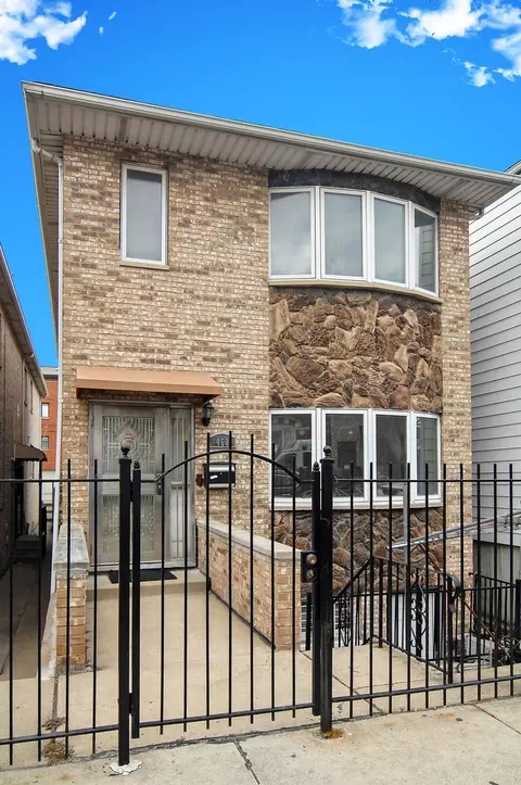 460 W 26th St, Chicago, IL 60616