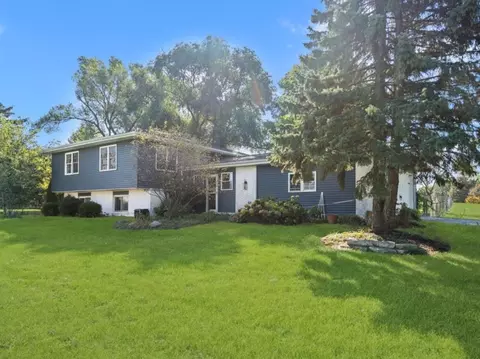 2 N651 Beith Rd, Elburn, IL 60119