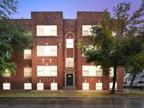 3104 W Belle Plaine Ave #1, Chicago, IL 60618