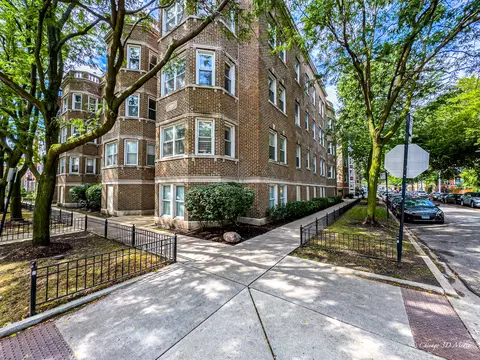 6042 N Kenmore Ave #2, Chicago, IL 60660
