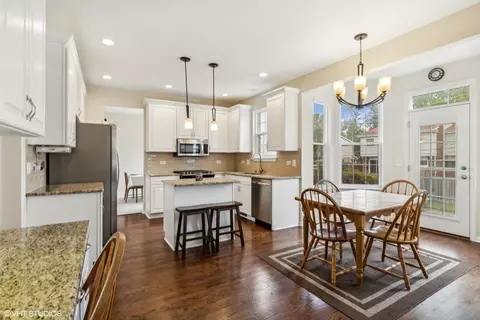 Kitchen - 745 Citadel Ct, Des Plaines, IL 60016 photo 2 of 2