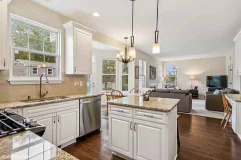 Kitchen - 745 Citadel Ct, Des Plaines, IL 60016 photo 1 of 2