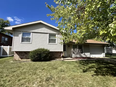 1302 Dillon Dr, Normal, IL 61761