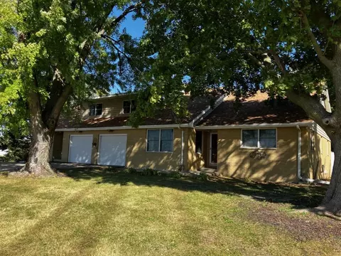 521 Flagg St, Paw Paw, IL 61353