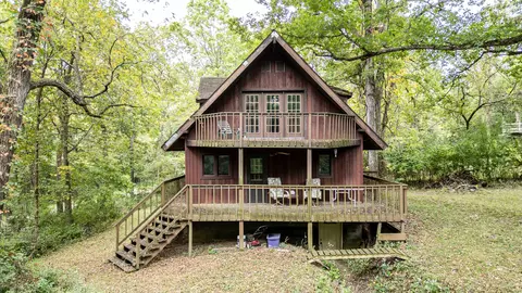 3 Cherokee Ct, Putnam, IL 61560