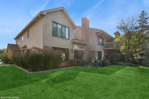 1613 Old Oak Pl #F, Darien, IL 60561