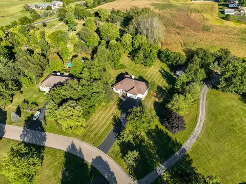 31 Highview Dr, Yorkville, IL 60560