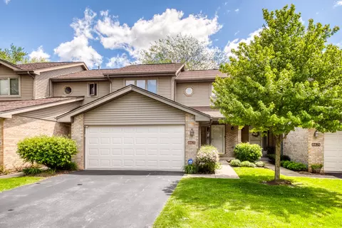 16625 Grants Trl, Orland Park, IL 60467