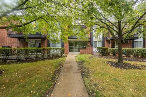 2430 E Brandenberry Ct #2K, Arlington Heights, IL 60004