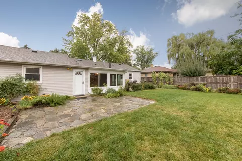 Exterior - 845 Rose Ave, Des Plaines, IL 60016 photo 4 of 7