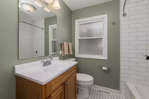 Bath - 845 Rose Ave, Des Plaines, IL 60016 photo 1 of 2