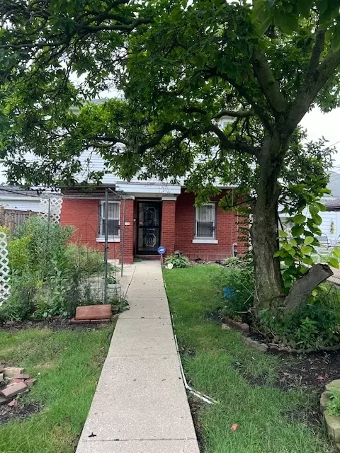 5406 N Lovejoy Ave, Chicago, IL 60630