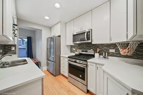 5030 N Kedvale Ave, Chicago, IL 60630 photo 12