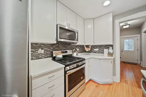 5030 N Kedvale Ave, Chicago, IL 60630 photo 8