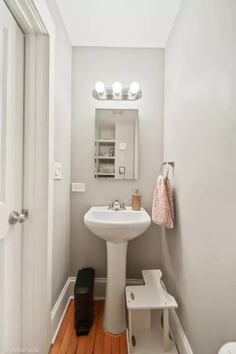 5030 N Kedvale Ave, Chicago, IL 60630 photo 27