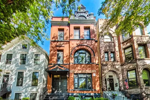 224 W Saint Paul Ave #3, Chicago, IL 60614