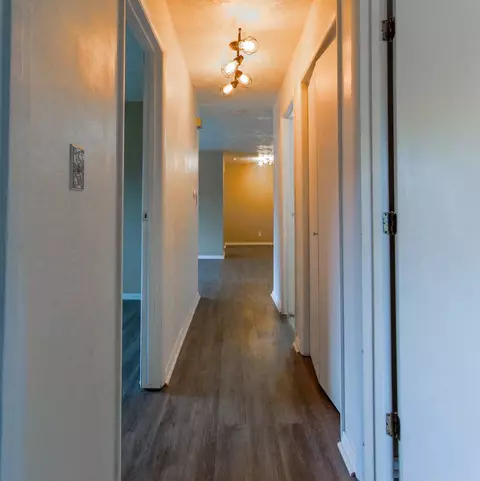 Entry Way - 1600 Northbrook Dr #B8, Normal, IL 61761 photo 2 of 2