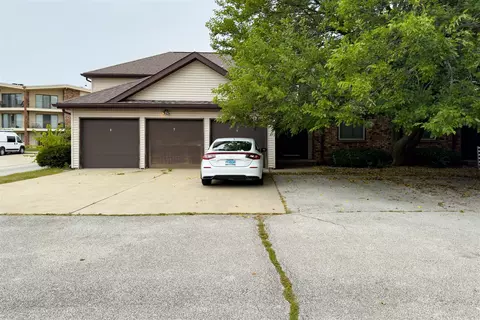 Exterior - 1600 Northbrook Dr #B8, Normal, IL 61761 photo 4 of 5