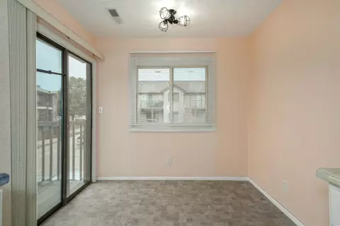 Dining - 1600 Northbrook Dr #B8, Normal, IL 61761 photo 2 of 2