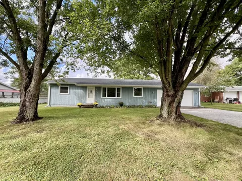 203 Stone Ave, Watseka, IL 60970