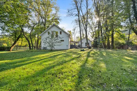 Exterior - 5 N540 Guild Ln, Wayne, IL 60184 photo 7 of 13