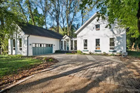 5 N540 Guild Ln, Wayne, IL 60184