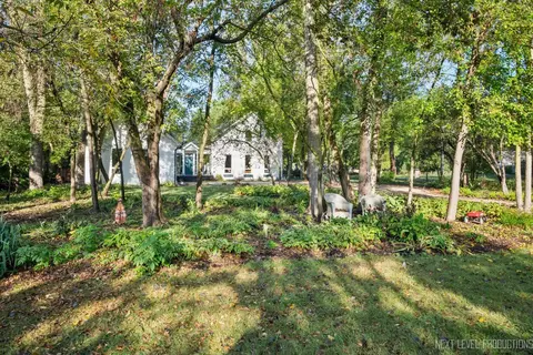 Exterior - 5 N540 Guild Ln, Wayne, IL 60184 photo 4 of 13
