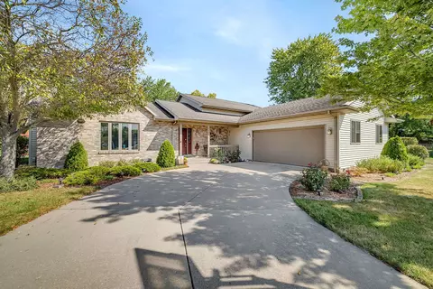 1420 Pinewood Ct, Morris, IL 60450
